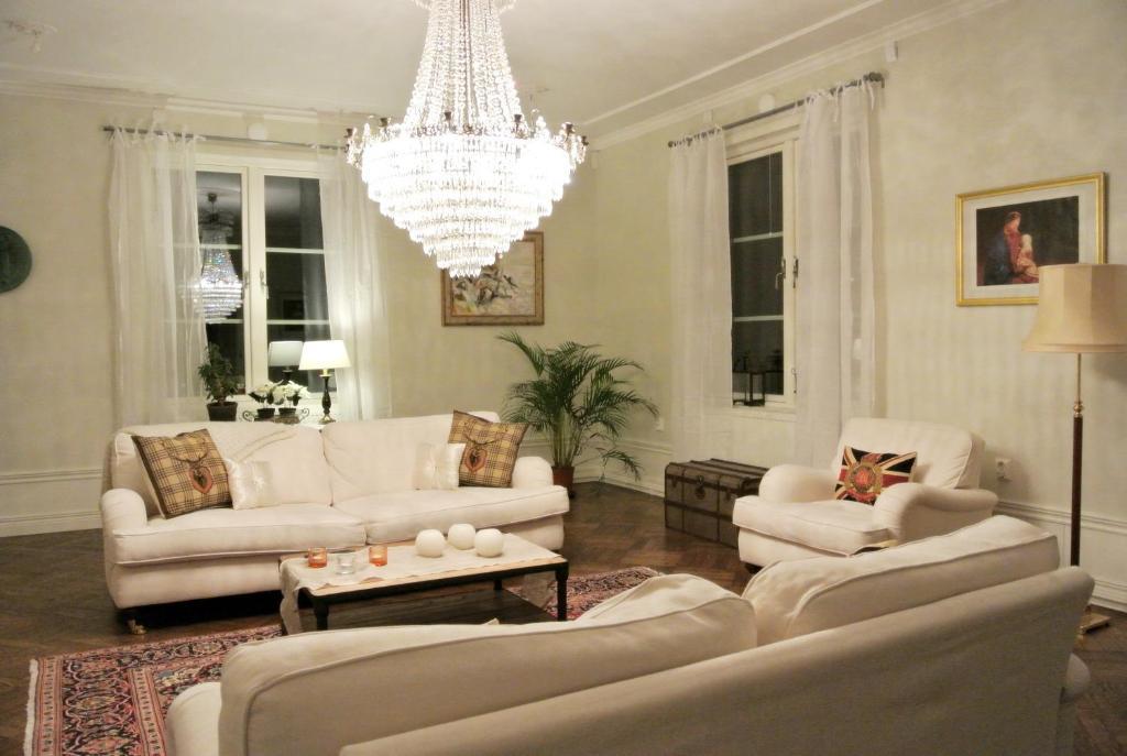 Villa Harriet Fittja Экстерьер фото